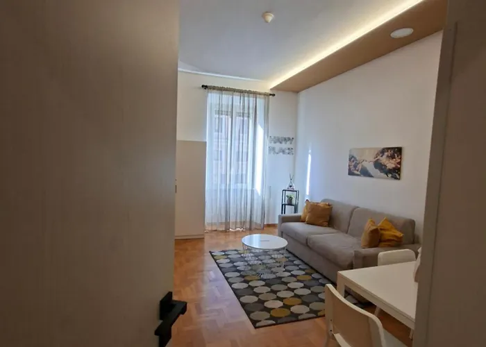 Athena's Apartment Rom